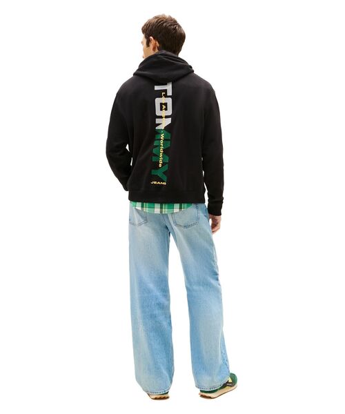 tommy jeans(トミー ジーンズ)の「リラックスプレイパーカー(スウェット・メンズ・ライトグレー系1/ブラック・LARGE/X-LARGE/SMALL/MEDIUM)」の4枚目の写真