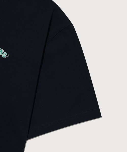 COVERNAT(カバーナット)の「クールコットンウェールグラフィックTシャツネイビー(Tシャツ/カットソー・レディース・その他・X-SMALL/SMALL/MEDIUM/LARGE/X-LARGE/XX-LARGE)」の4枚目の写真