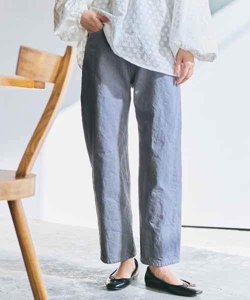 and myera(アンド マイラ)の「and myera グレーデニムジーンズ(デニムパンツ・レディース・グレー・LL/L/M)」の1枚目の写真