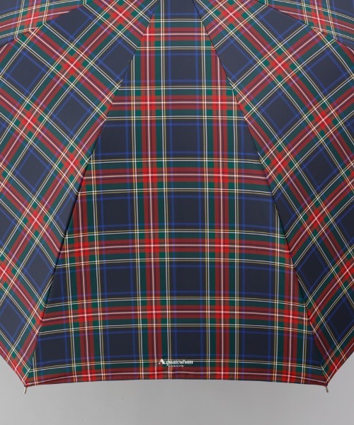 Aquascutum(アクアスキュータム)の「【 Aquascutum(アクアスキュータム)】先染めチェック雨傘(長傘)(長傘・レディース・ベージュ/ライトグレー/レッド/ネイビー/ライトベージュ/サックスブルー・FREE)」の7枚目の写真