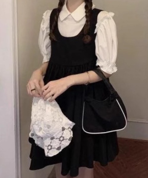 Teem Store(チームストア)の「【2点セット】フリルパフスリーブ半袖シャツ+ミディアム丈フレアキャミワンピース(ワンピース・レディース・ブラック・S/M)」の4枚目の写真
