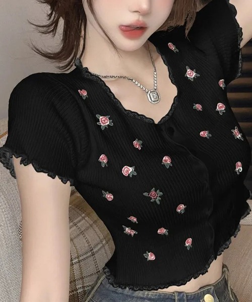 GLAMOROUS JANE(グラマラスジェーン)の「フラワープリントクロップド丈半袖トップス(Tシャツ/カットソー・レディース・ホワイト/ブラック・FREE)」の14枚目の写真