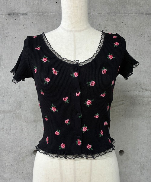 GLAMOROUS JANE(グラマラスジェーン)の「フラワープリントクロップド丈半袖トップス(Tシャツ/カットソー・レディース・ホワイト/ブラック・FREE)」の19枚目の写真