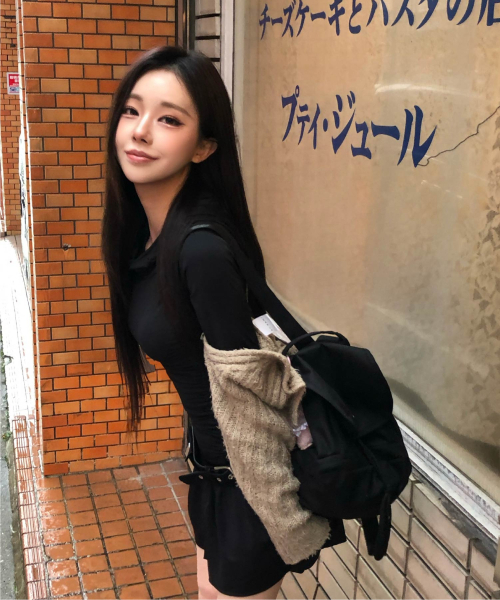 PIMADAZIWIN（ピマダジウィン）の「Signature Logo Mini Backpack [Black]（バックパック/リュック・レディース・その他・FREE）」の3枚目の写真