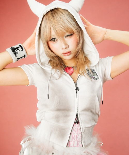 GALFY(ガルフィー)の「【GALFY/ガルフィー】病みギャルデビルパーカー(パーカー・レディース・ブラック系その他/ホワイト/スミクロ・FREE)」の16枚目の写真