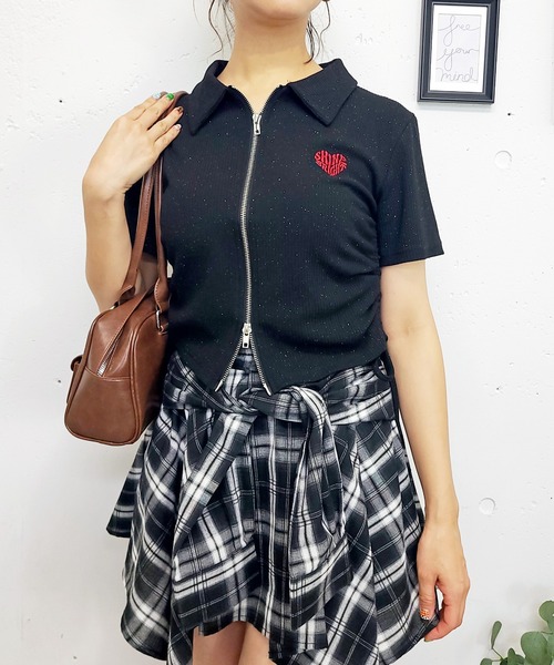 FUN(ファン)の「ラメジップカットソー(Tシャツ/カットソー・レディース・ピンク/ネイビー/チャコールグレー/オフホワイト/レッド/ブラック・FREE/M/L)」の3枚目の写真