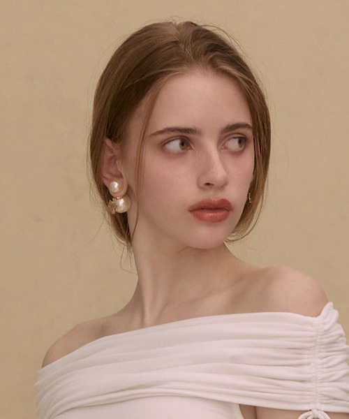 EIMY ISTOIRE(エイミーイストワール)の「PEARL PAPILLON PIERCE(ピアス(両耳用)・レディース・ゴールド・F)」の4枚目の写真