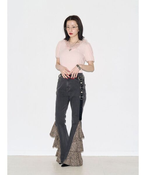 jouetie(ジュエティ)の「パターンフリルドッキングフレアデニム(デニムパンツ・レディース・ブルー/ブラック・SMALL/MEDIUM)」の11枚目の写真