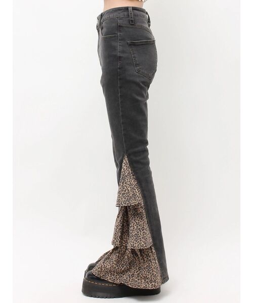 jouetie(ジュエティ)の「パターンフリルドッキングフレアデニム(デニムパンツ・レディース・ブルー/ブラック・SMALL/MEDIUM)」の6枚目の写真