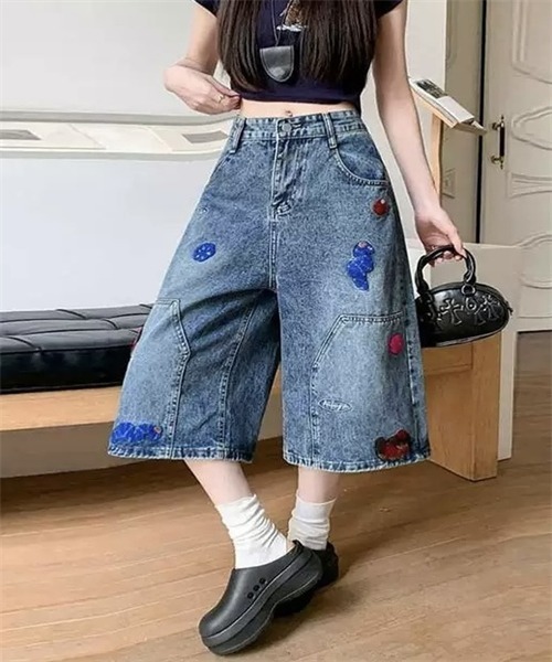 Dream garden(ドリームガーデン)の「ワッペンデザイン 七分丈デニムパンツ(デニムパンツ・レディース・ブルー・XS/S/M/L/XL/2XL/3XL)」の9枚目の写真