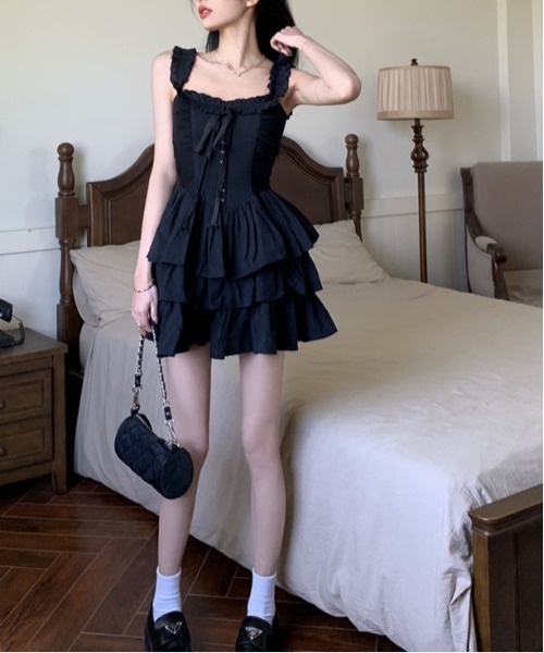 &soiree(アンドソワレ)の「レースアップシャーリングミニキャミワンピース(ワンピース・レディース・ブラック・SMALL/MEDIUM/LARGE/X-LARGE)」の1枚目の写真