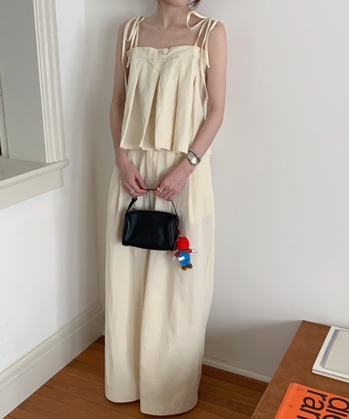 AMAJI(アマジ)の「プリーツ キャミソール + ワイドパンツ セットアップ(セットアップ・レディース・ネイビー/ライトブルー/ベージュ・FREE)」の6枚目の写真
