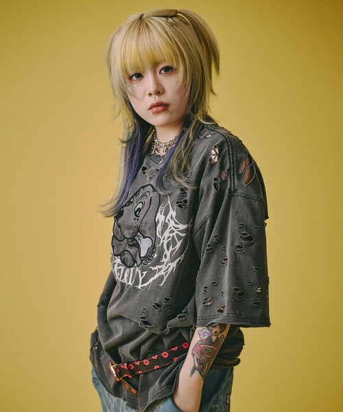 GALFY(ガルフィー)の「GALFY-闇に溶かされし犬ダメージTee(Tシャツ/カットソー・メンズ・ブルーグレー/サンドベージュ/ブラック・XL/L)」の4枚目の写真