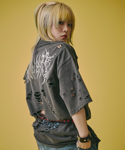 GALFY(ガルフィー)の「GALFY-闇に溶かされし犬ダメージTee(Tシャツ/カットソー・メンズ・ブルーグレー/サンドベージュ/ブラック・XL/L)」の5枚目の写真