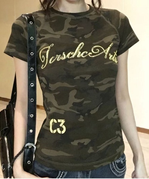 NANEA（ナネア）の「カモフラ柄 ゴールドロゴ ちびTシャツ（Tシャツ/カットソー・レディース・カモフラージュ・MEDIUM/SMALL/X-LARGE/LARGE）」の8枚目の写真
