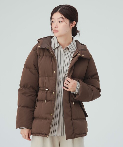 BEAMS HEART(ビームスハート)の「河田フェザー ミドル ダウンコート(ダウンジャケット/コート・レディース・ブラウン/ブラック・SMALL/MEDIUM)」の2枚目の写真