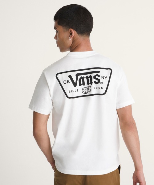 VANS(バンズ)の「ニューパッチ Tシャツ / Knu Patch SS Tee White VN000WU8WHT1(Tシャツ/カットソー・メンズ・ホワイト・LARGE/MEDIUM/X-LARGE/XX-LARGE/SMALL)」の1枚目の写真