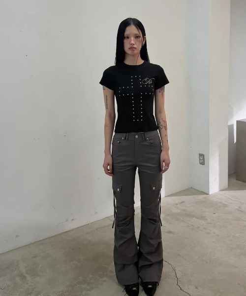 as you are（アズユーアー）の「◇ASYOUARE◇ブランド直輸入正規品/サイドタックブーツカットパンツ SIDE TUCK BOOT-CUT PANTS（カーゴパンツ・レディース・チャコール/ブラック・S/M）」の9枚目の写真