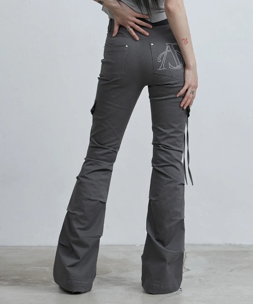 as you are（アズユーアー）の「◇ASYOUARE◇ブランド直輸入正規品/サイドタックブーツカットパンツ SIDE TUCK BOOT-CUT PANTS（カーゴパンツ・レディース・チャコール/ブラック・S/M）」の17枚目の写真