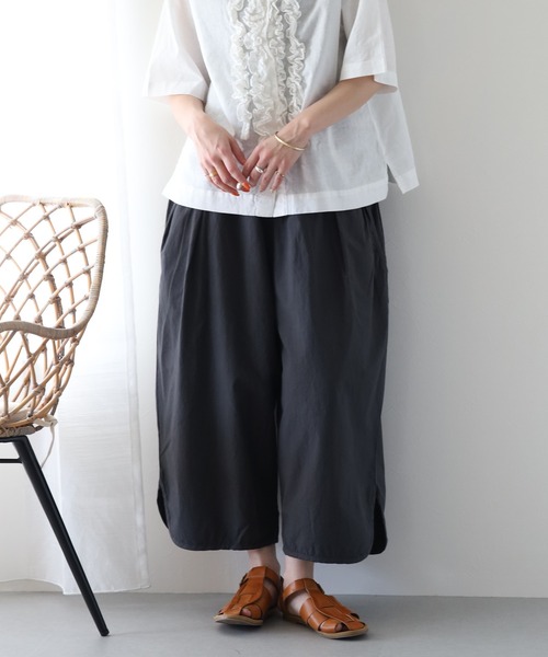 ubasoku(ウバソク)の「ubasoku 近江晒 反発CC加工 50sタイプライター ウエスト切替前後2タック裾スリット ボールパンツ(その他パンツ・レディース・オリーブ/スミクロ/ベージュ・FREE)」の7枚目の写真