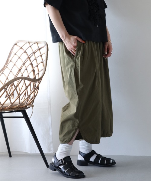 ubasoku(ウバソク)の「ubasoku 近江晒 反発CC加工 50sタイプライター ウエスト切替前後2タック裾スリット ボールパンツ(その他パンツ・レディース・オリーブ/スミクロ/ベージュ・FREE)」の17枚目の写真