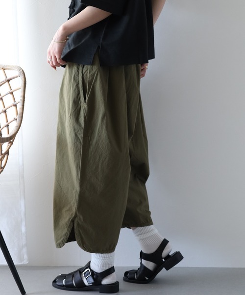 ubasoku(ウバソク)の「ubasoku 近江晒 反発CC加工 50sタイプライター ウエスト切替前後2タック裾スリット ボールパンツ(その他パンツ・レディース・オリーブ/スミクロ/ベージュ・FREE)」の20枚目の写真