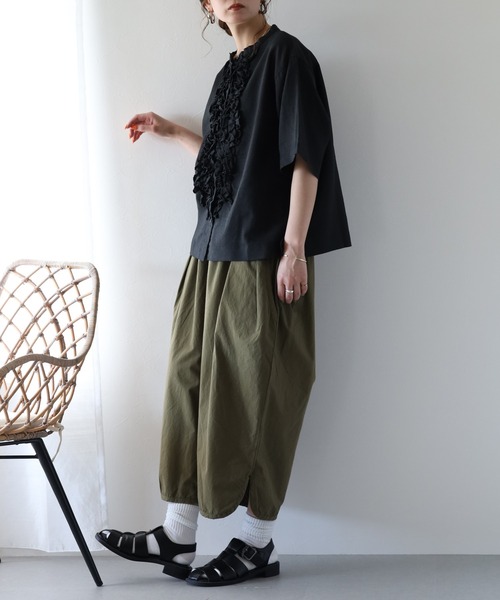 ubasoku(ウバソク)の「ubasoku 近江晒 反発CC加工 50sタイプライター ウエスト切替前後2タック裾スリット ボールパンツ(その他パンツ・レディース・オリーブ/スミクロ/ベージュ・FREE)」の22枚目の写真