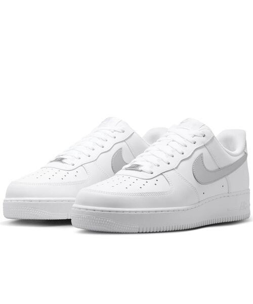NIKE(ナイキ)の「ナイキ エア フォース 1 '07 メンズシューズ / Nike Air Force 1 '07 Men's Shoes FJ4146-134 White(スニーカー・メンズ・ホワイト・27.5/26.5/28.5/24/27/26/30/29.5/29/28/25.5/25/24.5)」の7枚目の写真