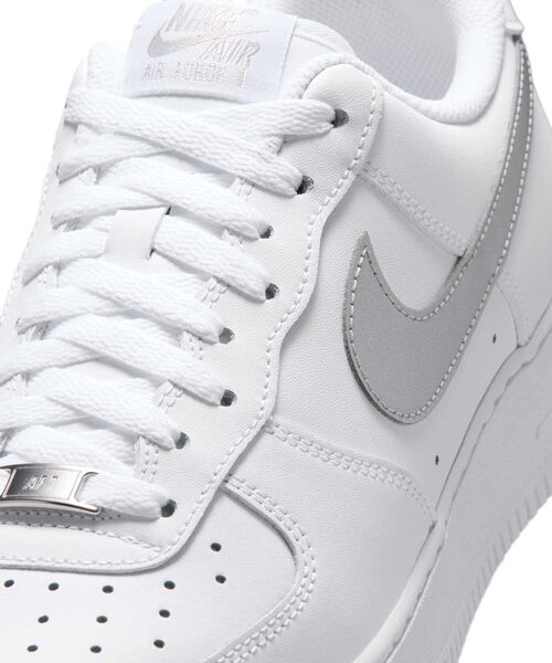NIKE(ナイキ)の「ナイキ エア フォース 1 '07 メンズシューズ / Nike Air Force 1 '07 Men's Shoes FJ4146-134 White(スニーカー・メンズ・ホワイト・27.5/26.5/28.5/24/27/26/30/29.5/29/28/25.5/25/24.5)」の9枚目の写真
