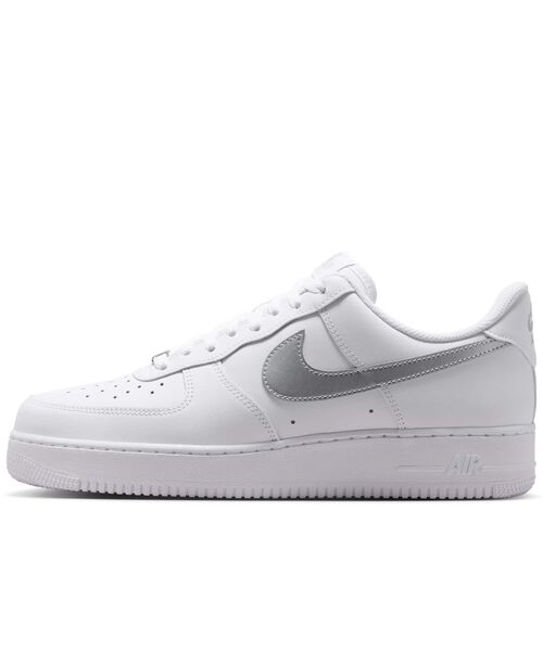NIKE(ナイキ)の「ナイキ エア フォース 1 '07 メンズシューズ / Nike Air Force 1 '07 Men's Shoes FJ4146-134 White(スニーカー・メンズ・ホワイト・27.5/26.5/28.5/24/27/26/30/29.5/29/28/25.5/25/24.5)」の3枚目の写真