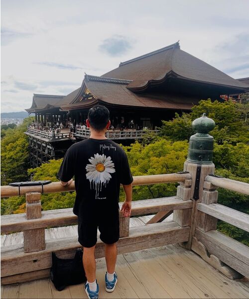 BEOM(ボム)の「メルティングデイジー オーバーサイズTシャツ ブラック(Tシャツ/カットソー・メンズ・その他・1/2)」の9枚目の写真