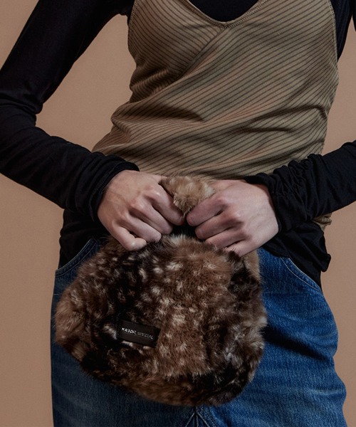 MAISON SPECIAL(メゾンスペシャル)の「【2026Autumn PRE-ORDER】Fur Round Mini Bag/ファーラウンドミニバッグ(ハンドバッグ・レディース・ブルー/ブラック/アイボリー/マルチ・FREE)」の4枚目の写真