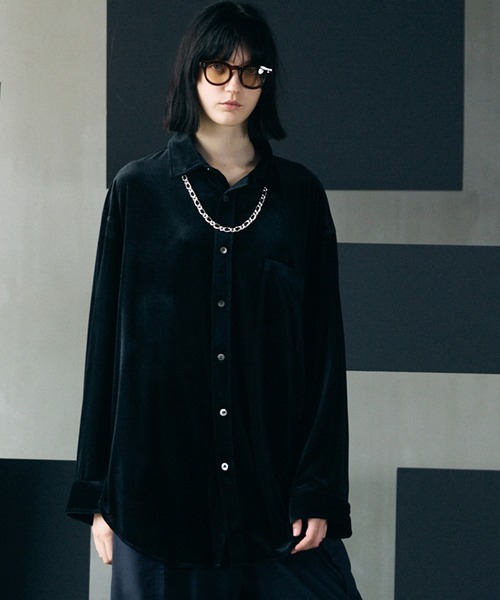 MAISON SPECIAL(メゾンスペシャル)の「《UNISEX》Glossy Velour Prime-Over Long Sleeve Shirt Coat/グロッシーベロアプライムオーバーシャツコート【MAISON SPECIAL/メゾンスペシャル】(シャツ/ブラウス・メンズ・ピンク/グレイッシュベージュ/ブラック/ネイビー・0/2/1)」の2枚目の写真
