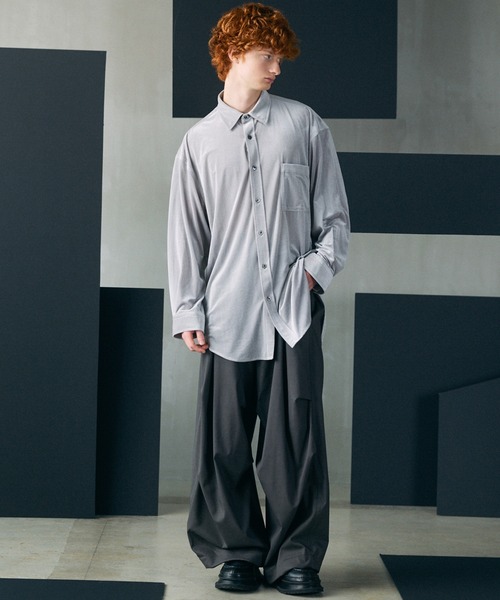 MAISON SPECIAL(メゾンスペシャル)の「《UNISEX》Glossy Velour Prime-Over Long Sleeve Shirt Coat/グロッシーベロアプライムオーバーシャツコート【MAISON SPECIAL/メゾンスペシャル】(シャツ/ブラウス・メンズ・ピンク/グレイッシュベージュ/ブラック/ネイビー・0/2/1)」の9枚目の写真