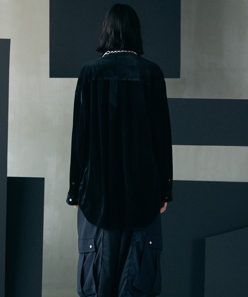 MAISON SPECIAL(メゾンスペシャル)の「《UNISEX》Glossy Velour Prime-Over Long Sleeve Shirt Coat/グロッシーベロアプライムオーバーシャツコート【MAISON SPECIAL/メゾンスペシャル】(シャツ/ブラウス・メンズ・ピンク/グレイッシュベージュ/ブラック/ネイビー・0/2/1)」の18枚目の写真