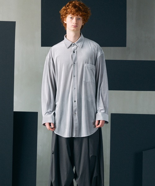 MAISON SPECIAL(メゾンスペシャル)の「《UNISEX》Glossy Velour Prime-Over Long Sleeve Shirt Coat/グロッシーベロアプライムオーバーシャツコート【MAISON SPECIAL/メゾンスペシャル】(シャツ/ブラウス・メンズ・ピンク/グレイッシュベージュ/ブラック/ネイビー・0/2/1)」の19枚目の写真