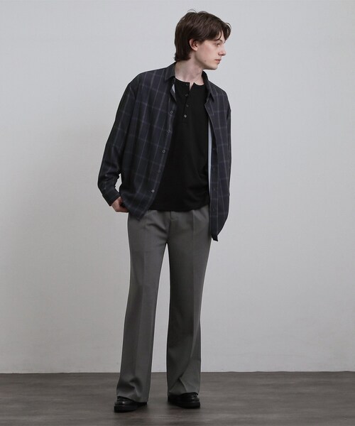tk.TAKEO KIKUCHI(ティーケータケオキクチ)の「【防シワ/ストレッチ/セット対応可】smart shift seriesワイドストレートパンツ(その他パンツ・メンズ・ブラウン系その他/ブラック/チャコールグレー・01/02/03)」の6枚目の写真