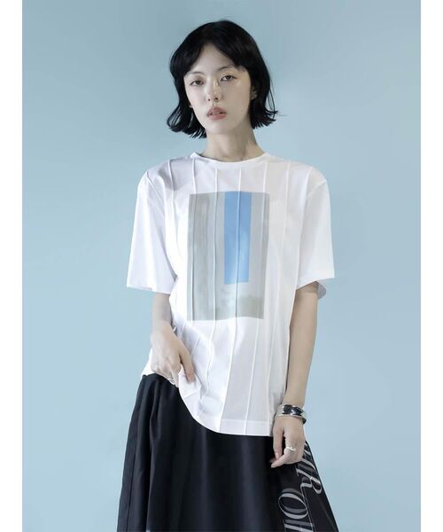 :ETHROF(イーサオブ)の「ART PRINT PINTUCK T-SHIRT(Tシャツ/カットソー・レディース・オフホワイト/ブラック・FREE)」の1枚目の写真