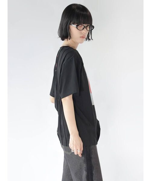 :ETHROF(イーサオブ)の「ART PRINT PINTUCK T-SHIRT(Tシャツ/カットソー・レディース・オフホワイト/ブラック・FREE)」の5枚目の写真