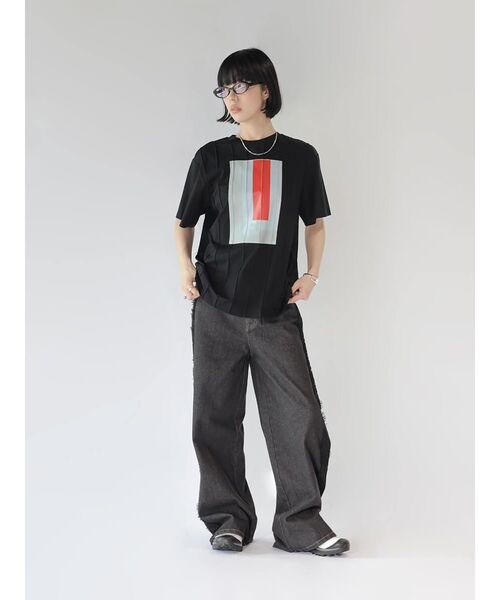 :ETHROF(イーサオブ)の「ART PRINT PINTUCK T-SHIRT(Tシャツ/カットソー・レディース・オフホワイト/ブラック・FREE)」の7枚目の写真