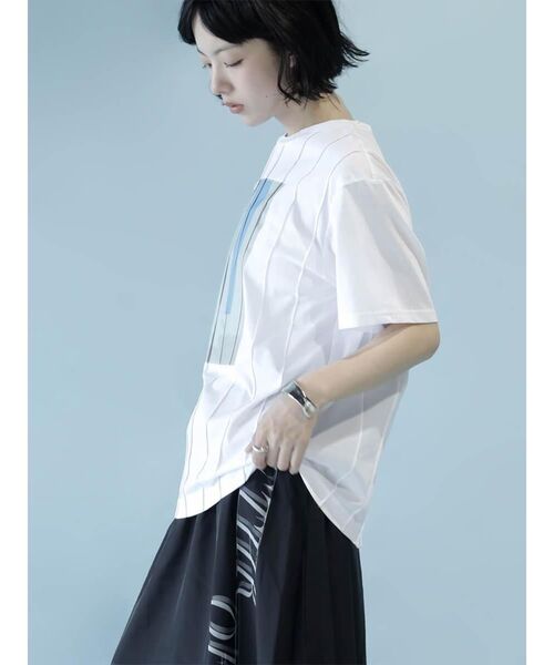 :ETHROF(イーサオブ)の「ART PRINT PINTUCK T-SHIRT(Tシャツ/カットソー・レディース・オフホワイト/ブラック・FREE)」の9枚目の写真