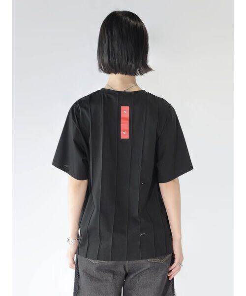 :ETHROF(イーサオブ)の「ART PRINT PINTUCK T-SHIRT(Tシャツ/カットソー・レディース・オフホワイト/ブラック・FREE)」の16枚目の写真