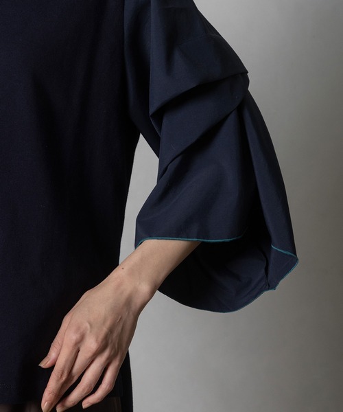 MARECHAL TERRE(マルシャルテル)の「タックフレアースリーブトップス(Tシャツ/カットソー・レディース・ライトグレー/ブラック/ネイビー/オフホワイト・MEDIUM)」の11枚目の写真