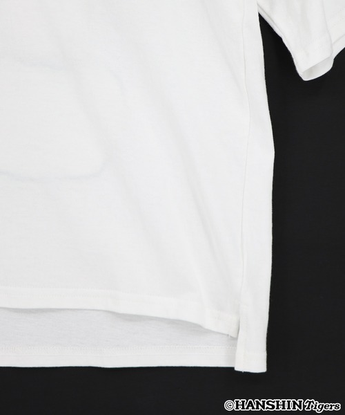 ScoLar(スカラー)の「462025:阪神タイガース×ScoLar アップリケ刺繍Tシャツ(Tシャツ/カットソー・レディース・オフホワイト/ブラック・L/M)」の3枚目の写真