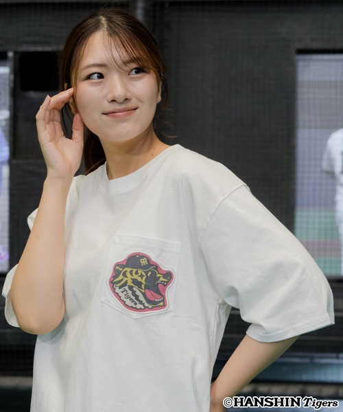 ScoLar(スカラー)の「462025:阪神タイガース×ScoLar アップリケ刺繍Tシャツ(Tシャツ/カットソー・レディース・オフホワイト/ブラック・L/M)」の22枚目の写真