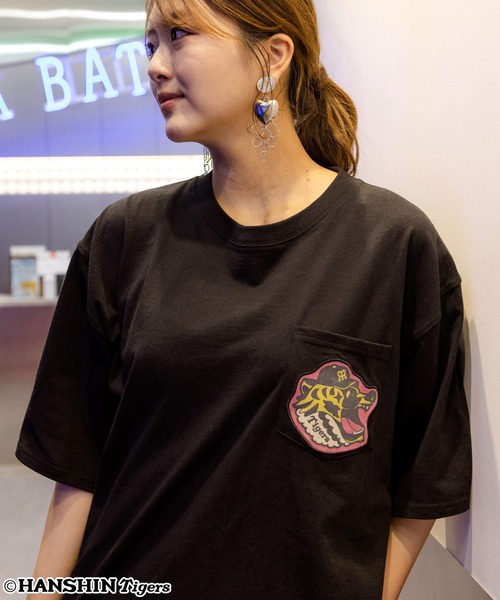 ScoLar(スカラー)の「462025:阪神タイガース×ScoLar アップリケ刺繍Tシャツ(Tシャツ/カットソー・レディース・オフホワイト/ブラック・L/M)」の18枚目の写真