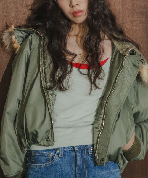 TICCA(ティッカ)の「『別注』TICCA×URBAN RESEARCH ショートN2Bジャケット(ダウンジャケット/コート・レディース・カーキ/モカ・FREE)」の3枚目の写真