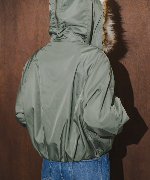 TICCA(ティッカ)の「『別注』TICCA×URBAN RESEARCH ショートN2Bジャケット(ダウンジャケット/コート・レディース・カーキ/モカ・FREE)」の8枚目の写真