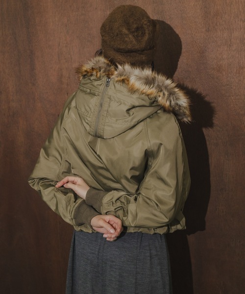 TICCA(ティッカ)の「『別注』TICCA×URBAN RESEARCH ショートN2Bジャケット(ダウンジャケット/コート・レディース・カーキ/モカ・FREE)」の12枚目の写真