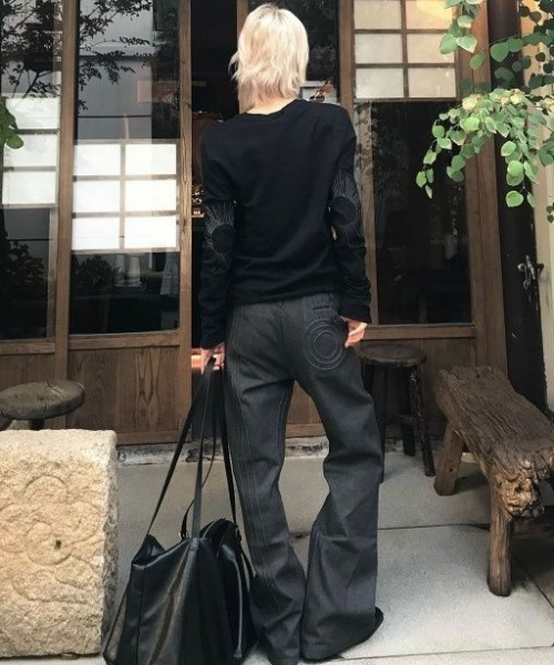 SHERU(シェル)の「肘ステッチプリント ヘンリーネック ロンT 長袖 ヴィンテージ加工(Tシャツ/カットソー・レディース・ホワイト/ブラック・M)」の17枚目の写真